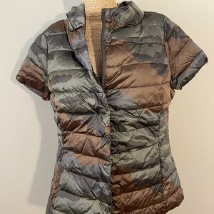 ANORAK Camouflage Short Sleeve Puffer Jacket